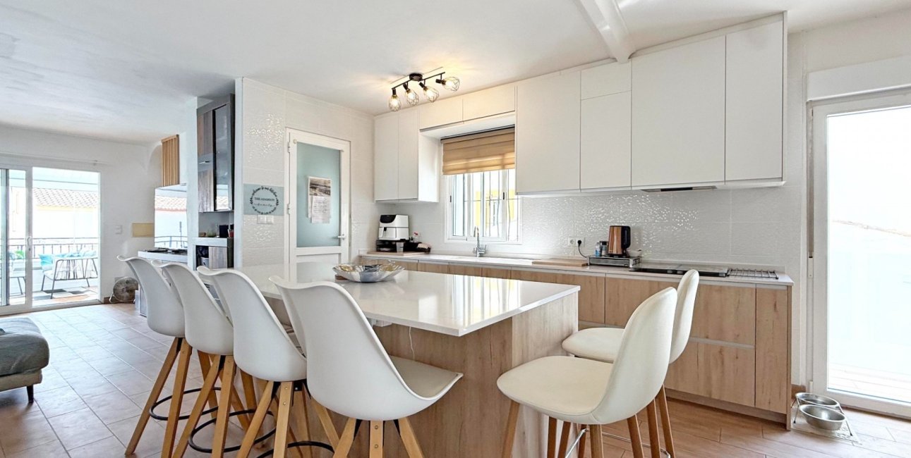 Resale - Villa -
Orihuela Costa - Villamartin