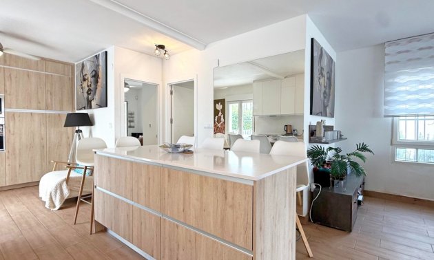 Resale - Villa -
Orihuela Costa - Villamartin
