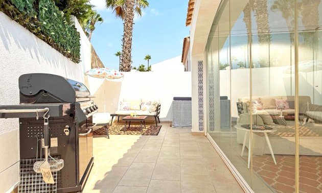 Resale - Villa -
Orihuela Costa - Villamartin