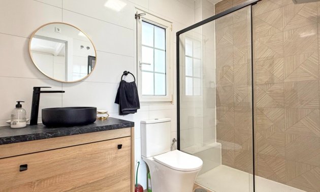 Resale - Villa -
Orihuela Costa - Villamartin