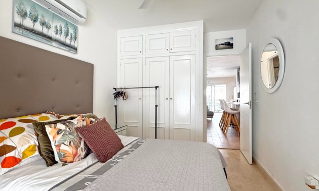 Resale - Villa -
Orihuela Costa - Villamartin