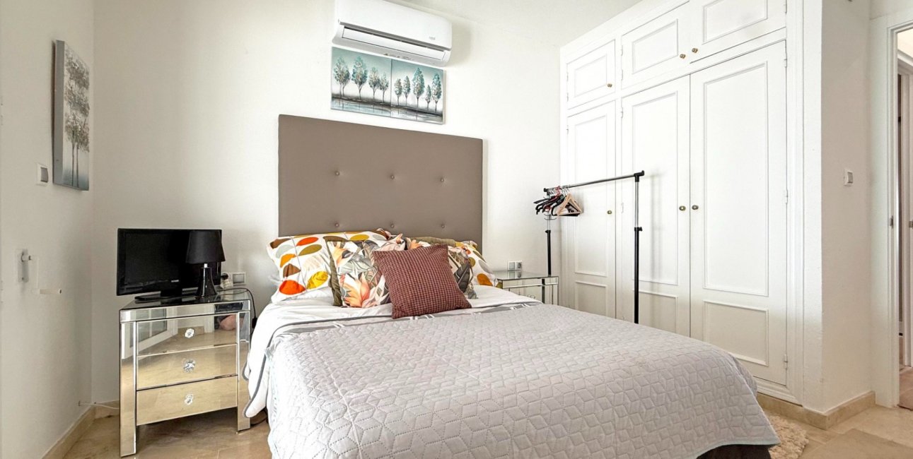 Resale - Villa -
Orihuela Costa - Villamartin