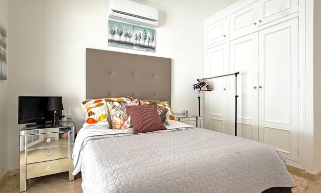 Resale - Villa -
Orihuela Costa - Villamartin