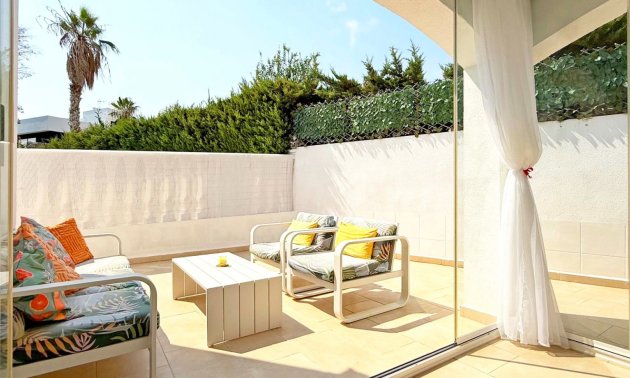 Resale - Villa -
Orihuela Costa - Villamartin