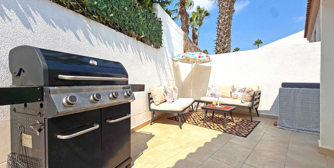 Resale - Villa -
Orihuela Costa - Villamartin