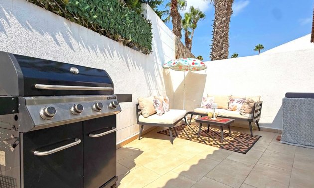 Resale - Villa -
Orihuela Costa - Villamartin