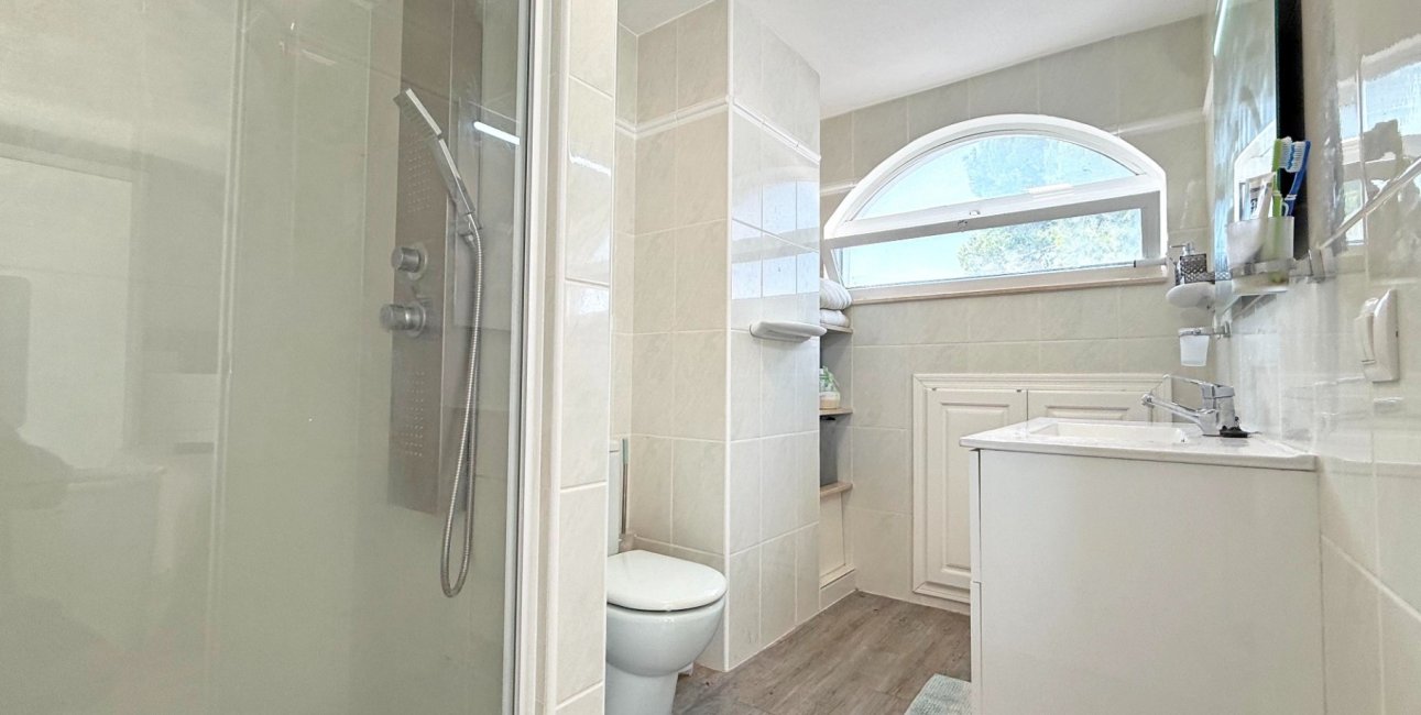 Resale - Villa -
Orihuela Costa - Villamartin