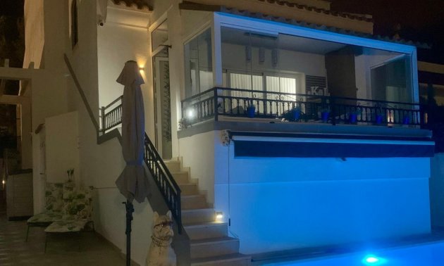 Resale - Villa -
Orihuela Costa - Villamartin