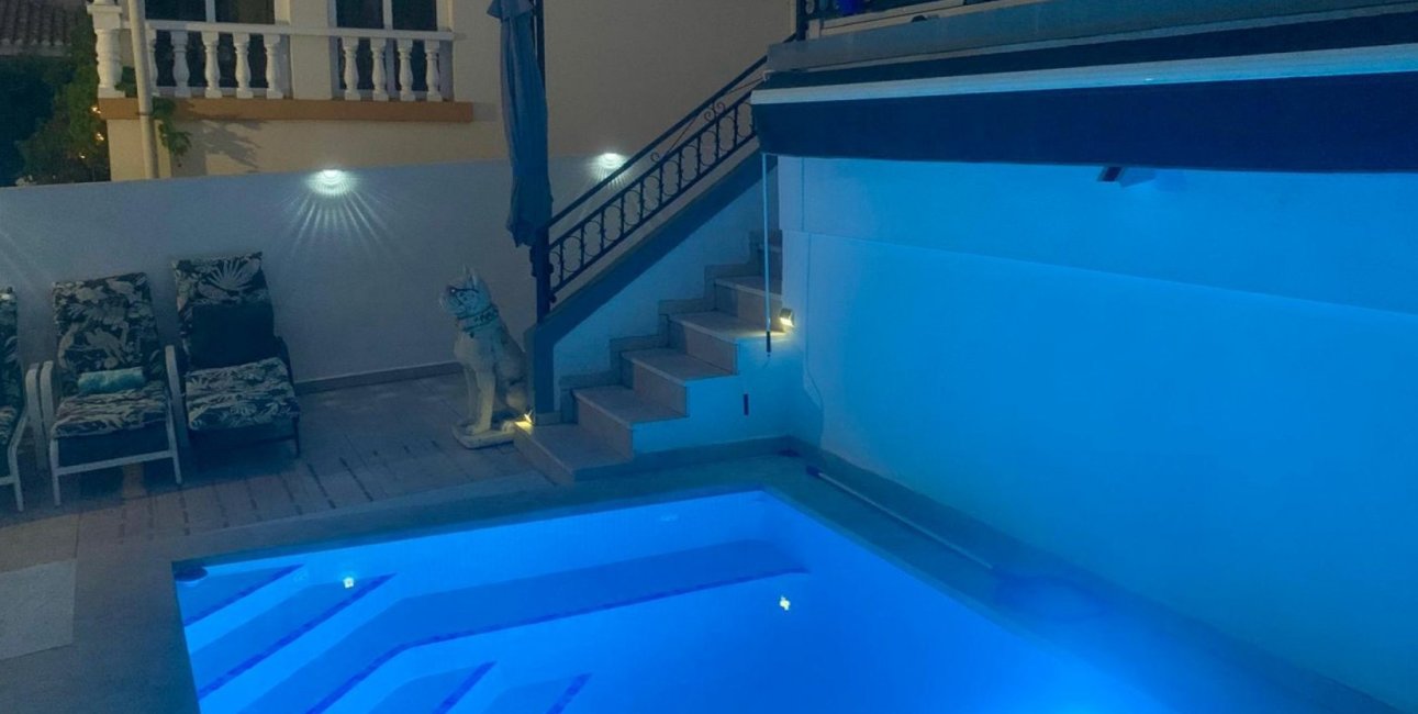 Resale - Villa -
Orihuela Costa - Villamartin