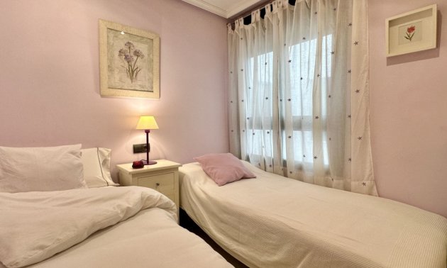 Resale - Apartment / flat -
Guardamar del Segura - Guardamar del Segura - Town