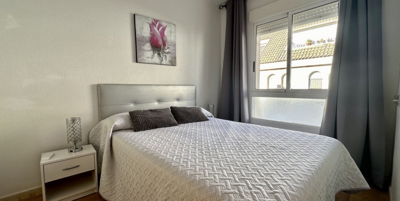 Rynek wtórny - Mieszkanie  -
Torrevieja - Playa Los Naufragos