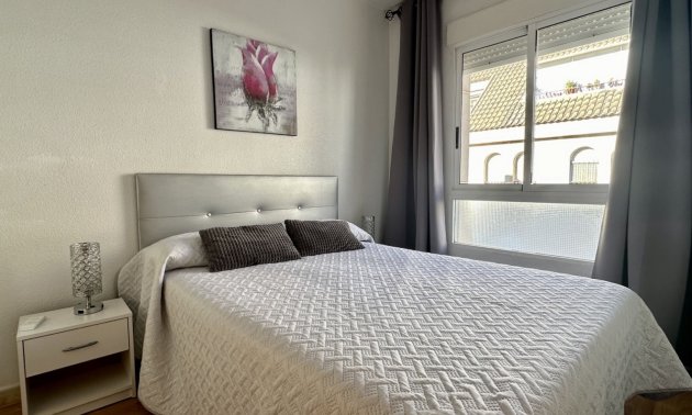 Rynek wtórny - Mieszkanie  -
Torrevieja - Playa Los Naufragos