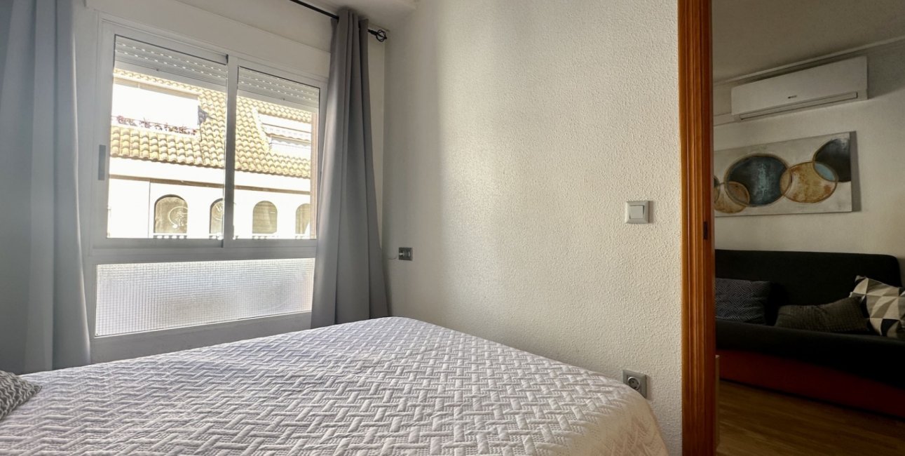 Rynek wtórny - Mieszkanie  -
Torrevieja - Playa Los Naufragos