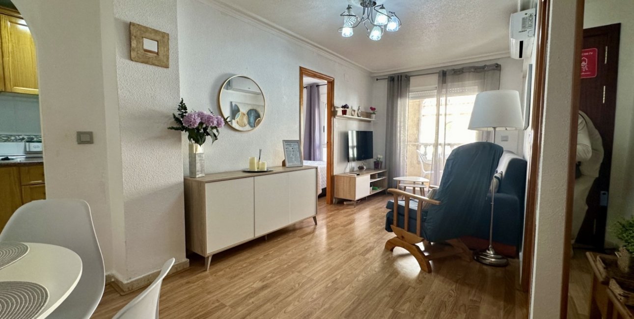 Rynek wtórny - Mieszkanie  -
Torrevieja - Playa Los Naufragos