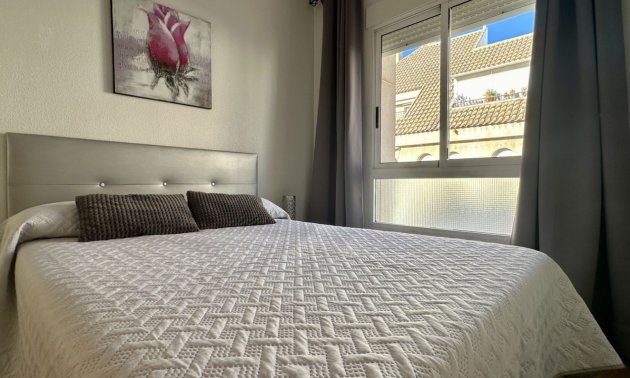 Rynek wtórny - Mieszkanie  -
Torrevieja - Playa Los Naufragos