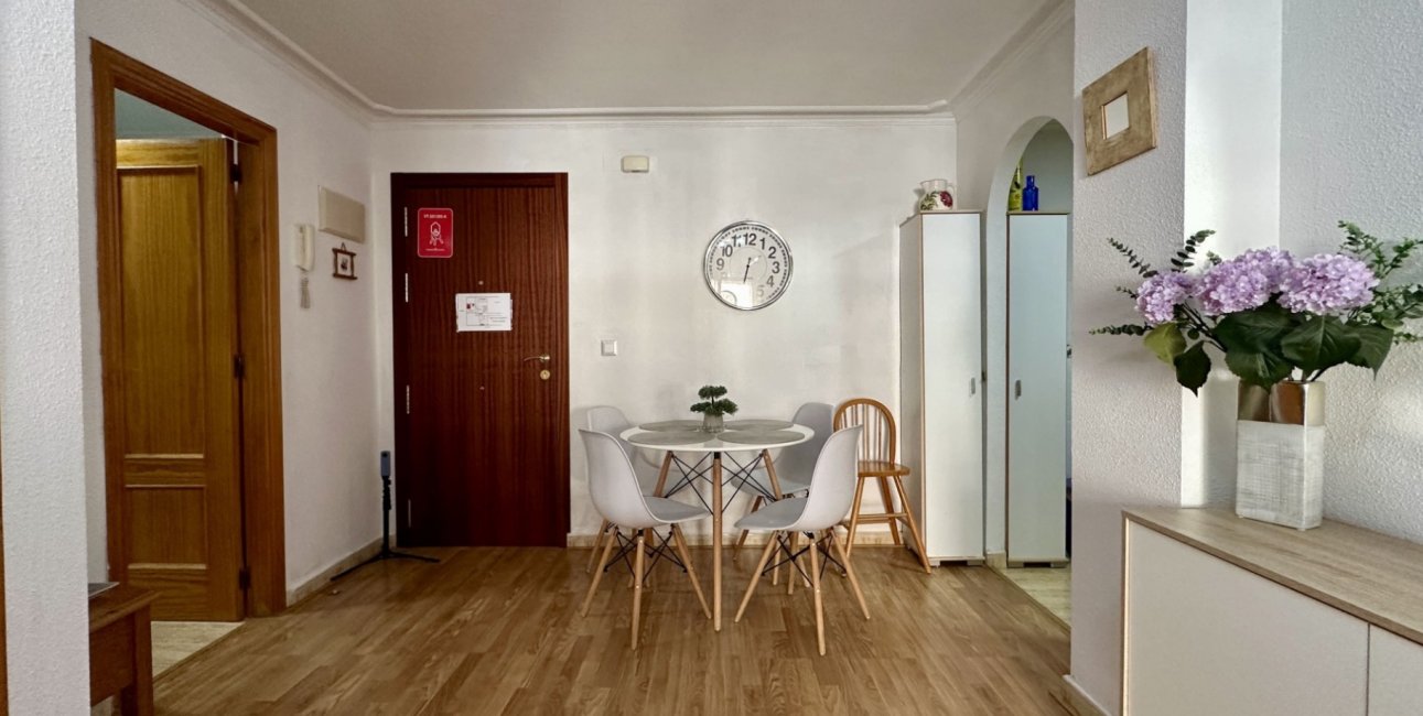 Rynek wtórny - Mieszkanie  -
Torrevieja - Playa Los Naufragos