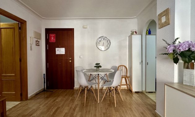 Rynek wtórny - Mieszkanie  -
Torrevieja - Playa Los Naufragos