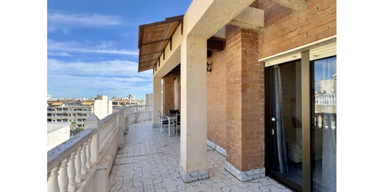 Resale - Apartment / flat -
Torrevieja - Torrevieja - Centre