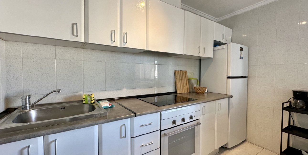 Resale - Apartment / flat -
Torrevieja - Torrevieja - Centre