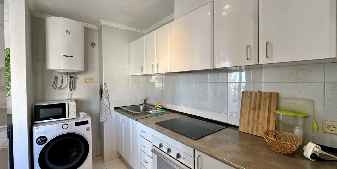 Resale - Apartment / flat -
Torrevieja - Torrevieja - Centre