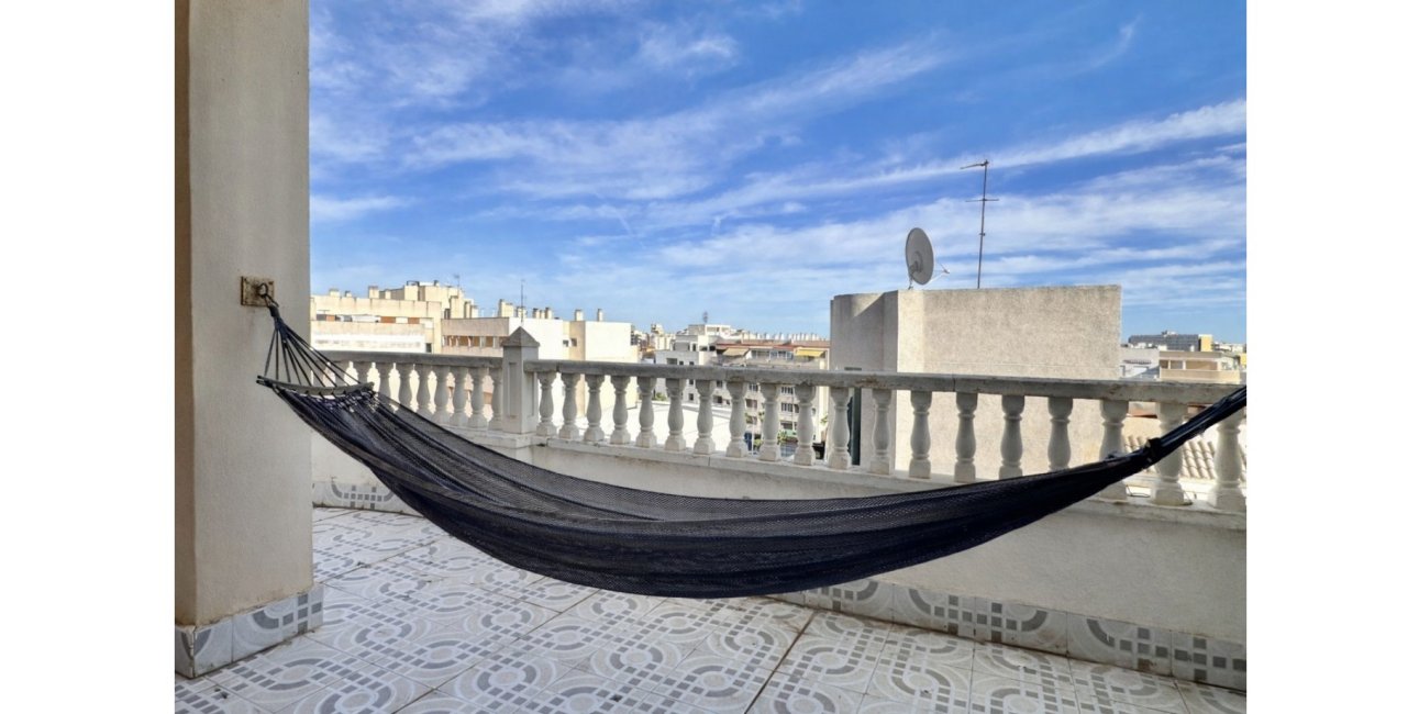 Resale - Apartment / flat -
Torrevieja - Torrevieja - Centre