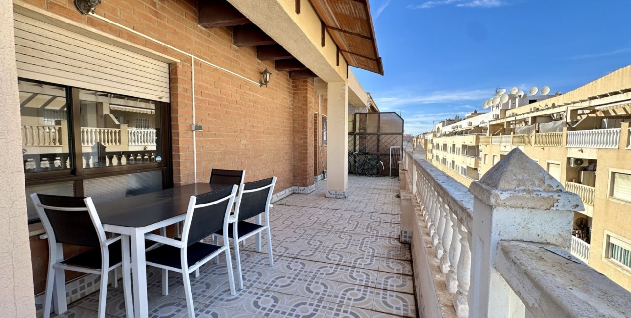 Resale - Apartment / flat -
Torrevieja - Torrevieja - Centre