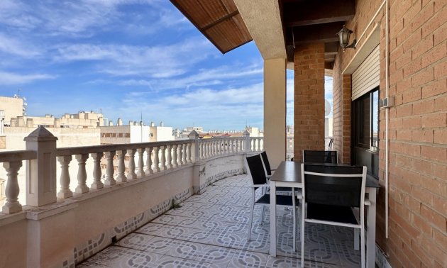 Resale - Apartment / flat -
Torrevieja - Torrevieja - Centre