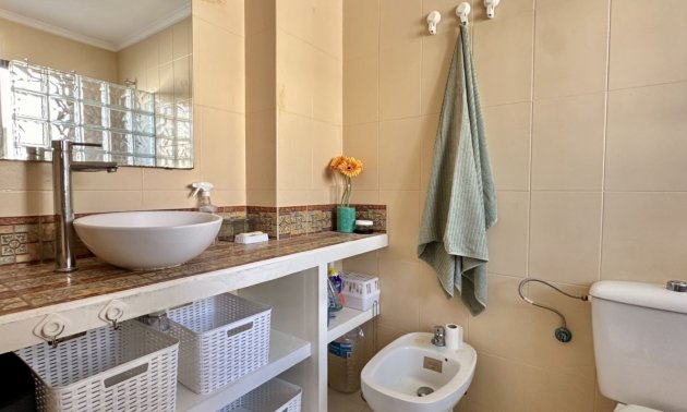 Resale - Apartment / flat -
Torrevieja - Torrevieja - Centre