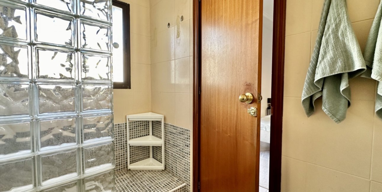 Resale - Apartment / flat -
Torrevieja - Torrevieja - Centre