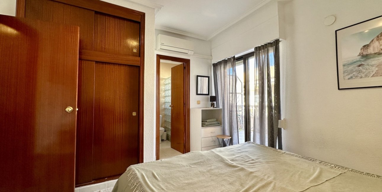 Resale - Apartment / flat -
Torrevieja - Torrevieja - Centre