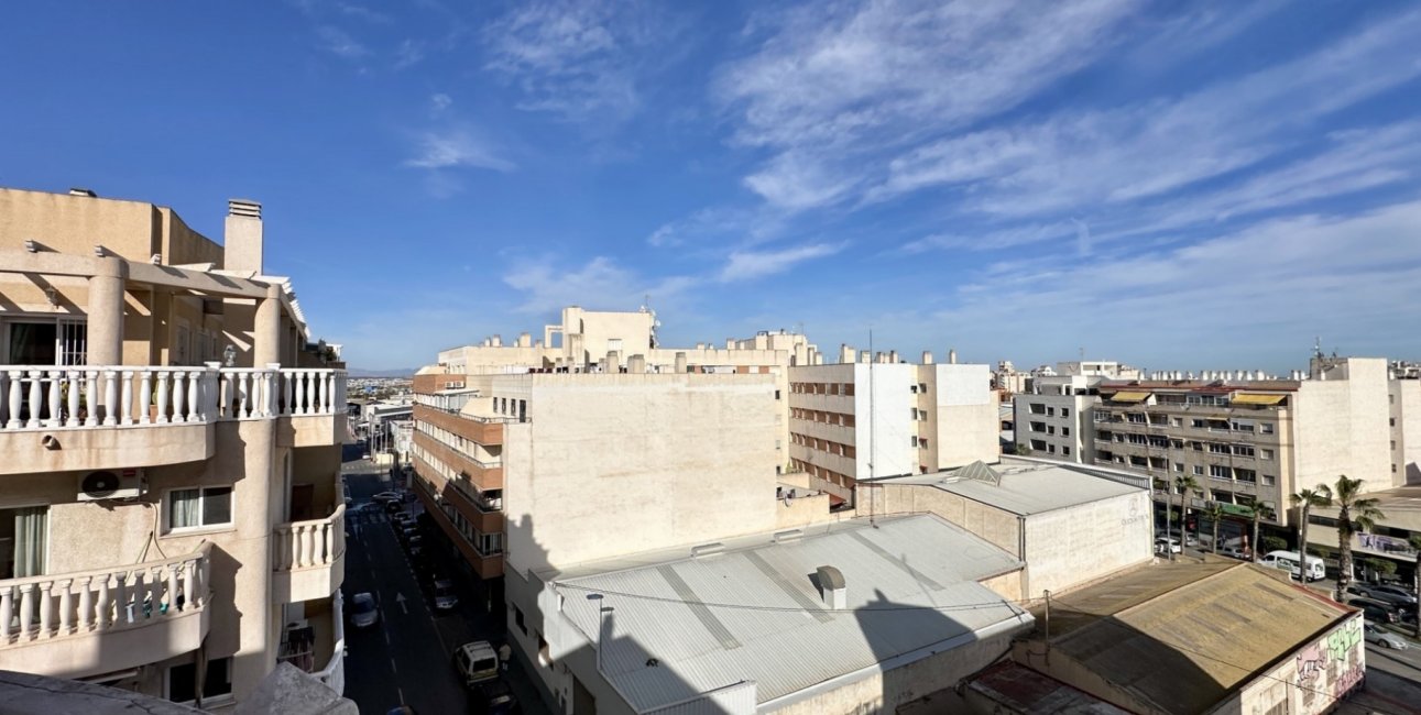 Resale - Apartment / flat -
Torrevieja - Torrevieja - Centre