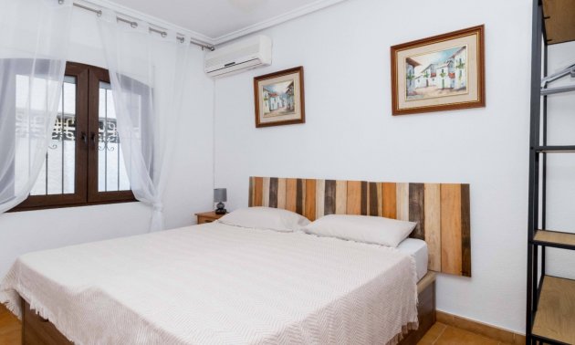 Rynek wtórny - Dom Szeregowy -
Orihuela Costa - La Zenia