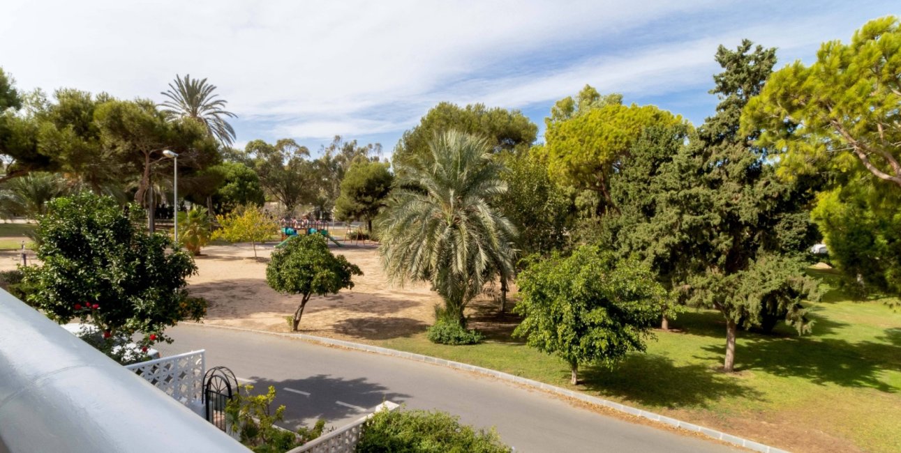 Rynek wtórny - Dom Szeregowy -
Orihuela Costa - La Zenia