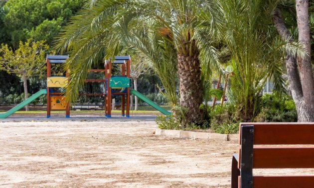 Rynek wtórny - Dom Szeregowy -
Orihuela Costa - La Zenia