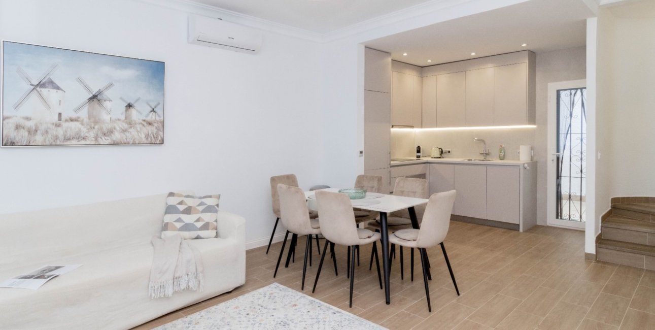 Resale - Townhouse -
Orihuela Costa - La Zenia