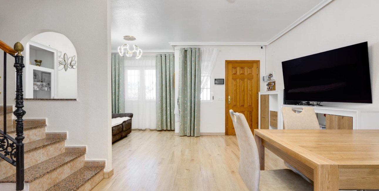 Rynek wtórny - Dom Szeregowy -
Torrevieja - Aguas Nuevas