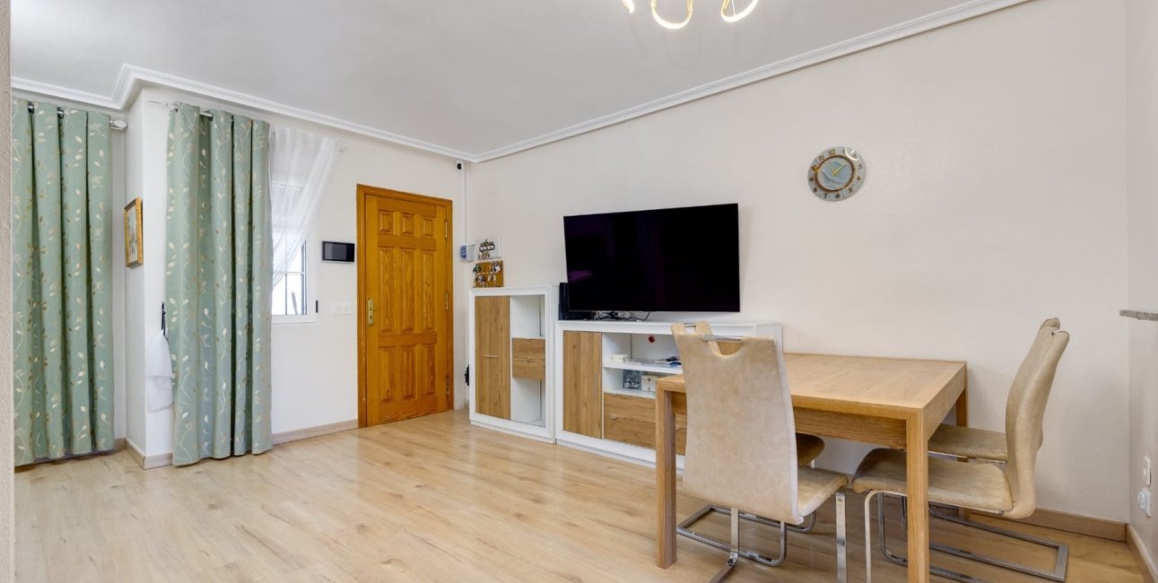 Rynek wtórny - Dom Szeregowy -
Torrevieja - Aguas Nuevas