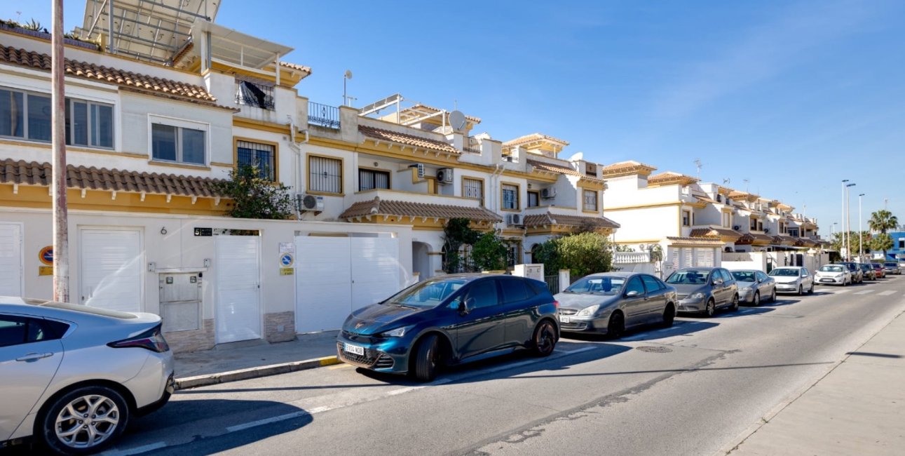 Rynek wtórny - Dom Szeregowy -
Torrevieja - Aguas Nuevas