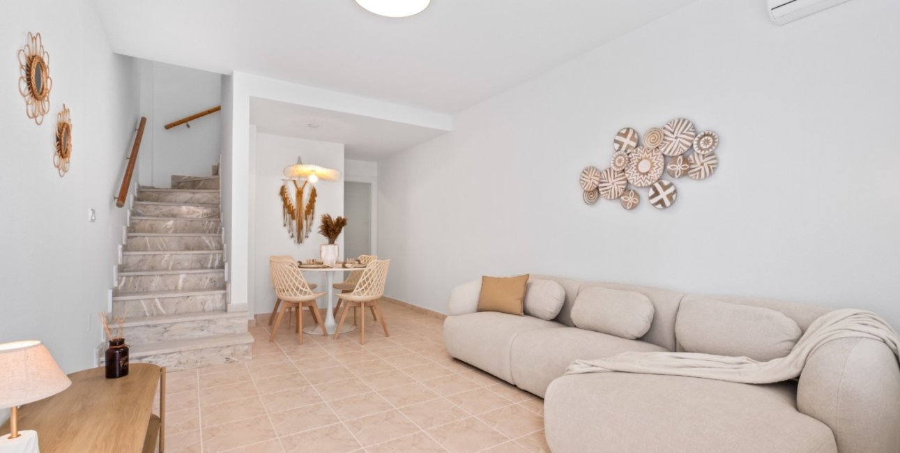 Rynek wtórny - Dom Szeregowy -
Orihuela Costa - La Florida