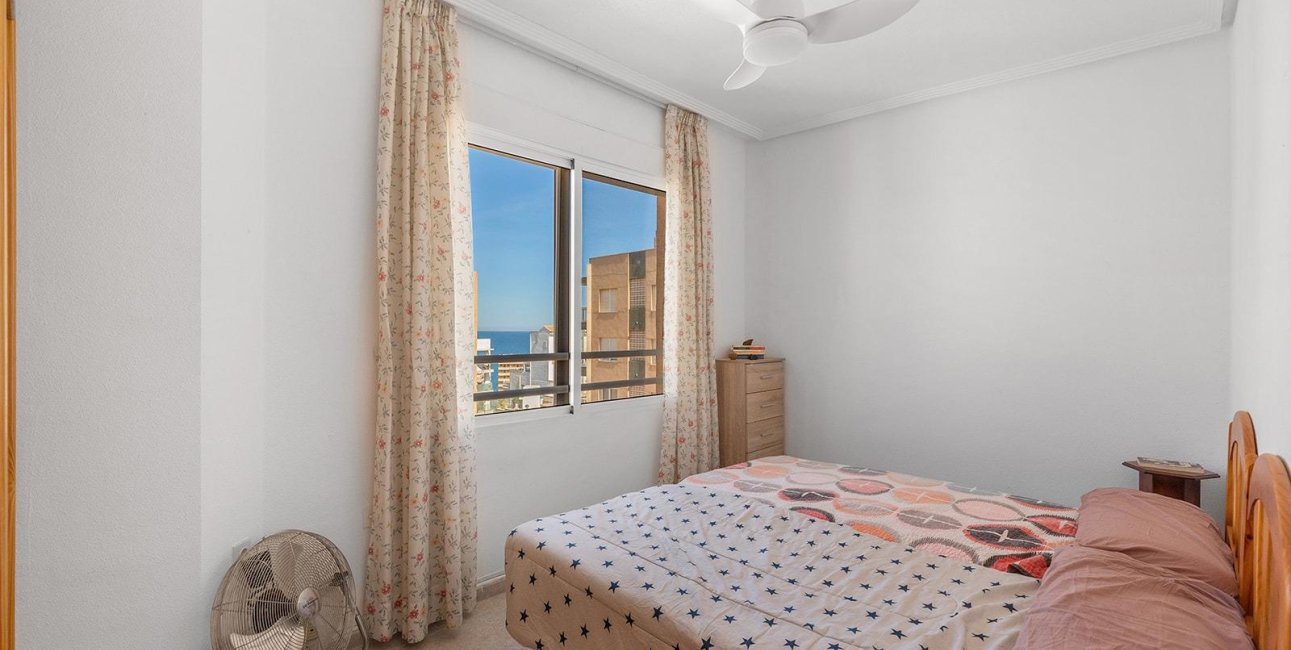 Resale - Apartment / flat -
Torrevieja - Cabo cervera