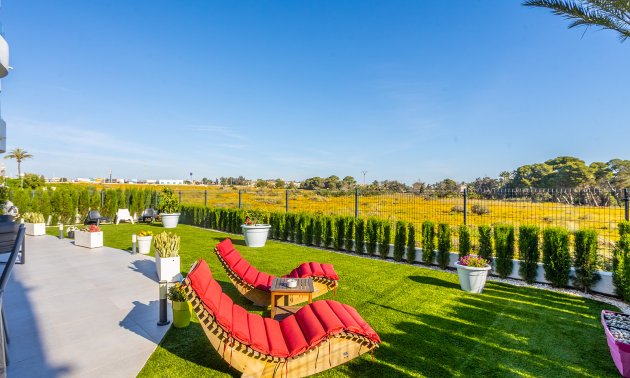 Rynek wtórny - Mieszkanie  -
Torrevieja - Punta prima