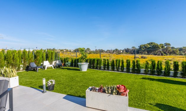 Rynek wtórny - Mieszkanie  -
Torrevieja - Punta prima