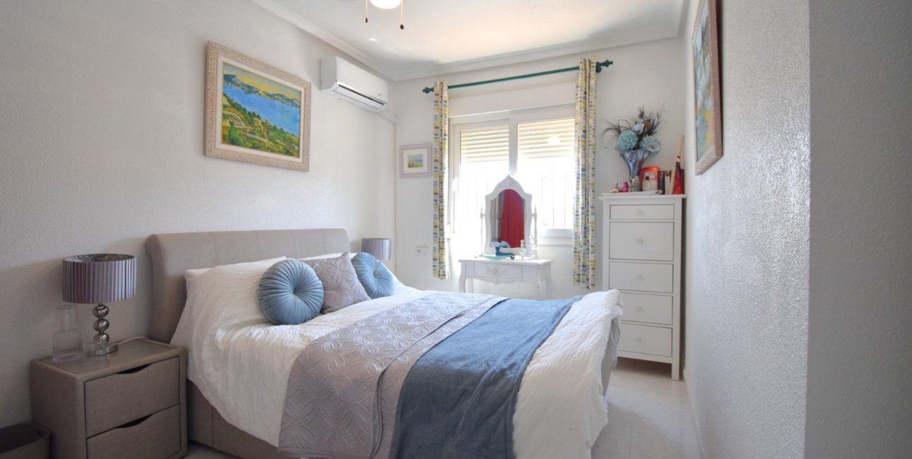 Resale - Townhouse -
Orihuela Costa - Playa Flamenca