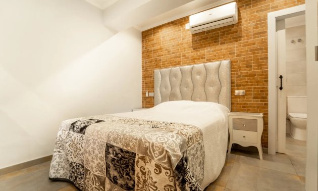 Rynek wtórny - Mieszkanie  -
Torrevieja - Playa Del Cura