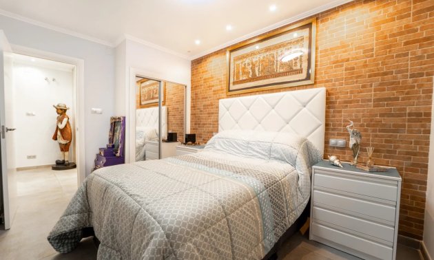 Rynek wtórny - Mieszkanie  -
Torrevieja - Playa Del Cura