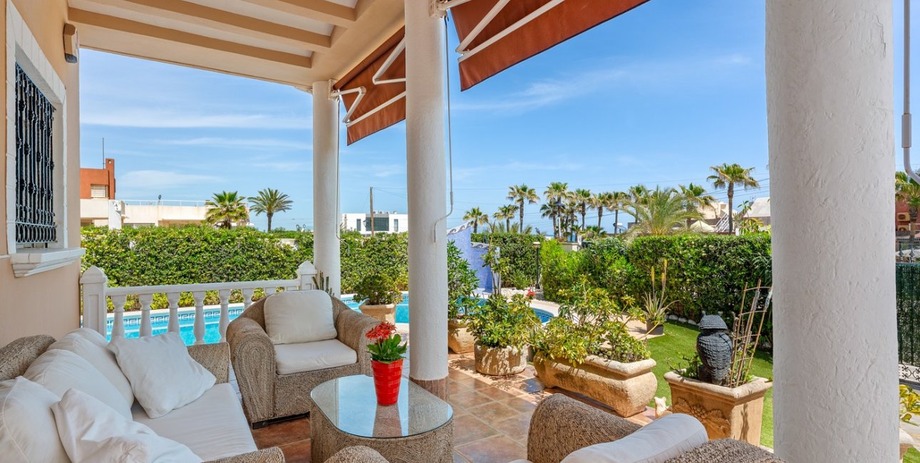 Resale - Villa -
Torrevieja - Torre La Mata