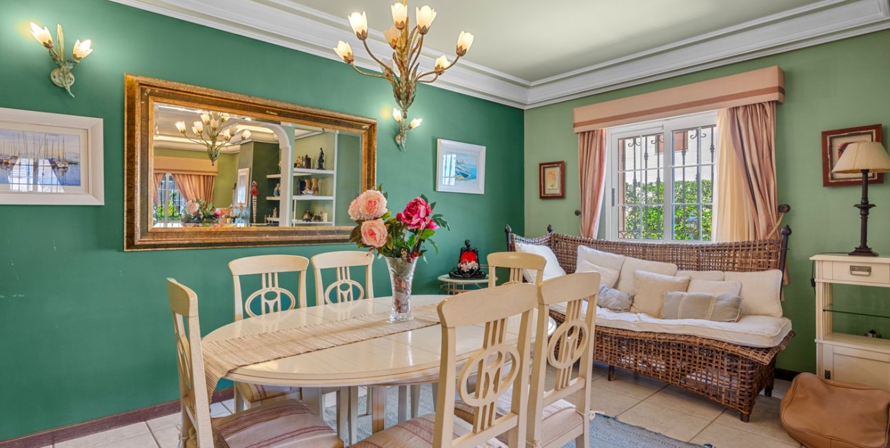 Resale - Villa -
Torrevieja - Torre La Mata