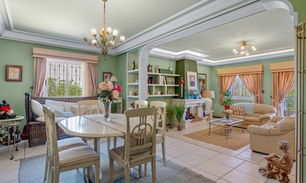 Resale - Villa -
Torrevieja - Torre La Mata