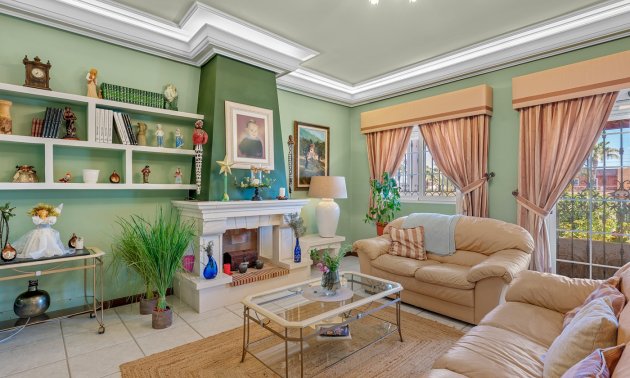 Resale - Villa -
Torrevieja - Torre La Mata