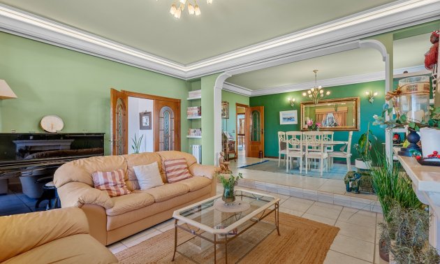 Resale - Villa -
Torrevieja - Torre La Mata